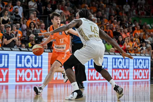 她并非是一 她并非是一